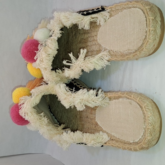 ESPADRILLES - Picture 3 of 4